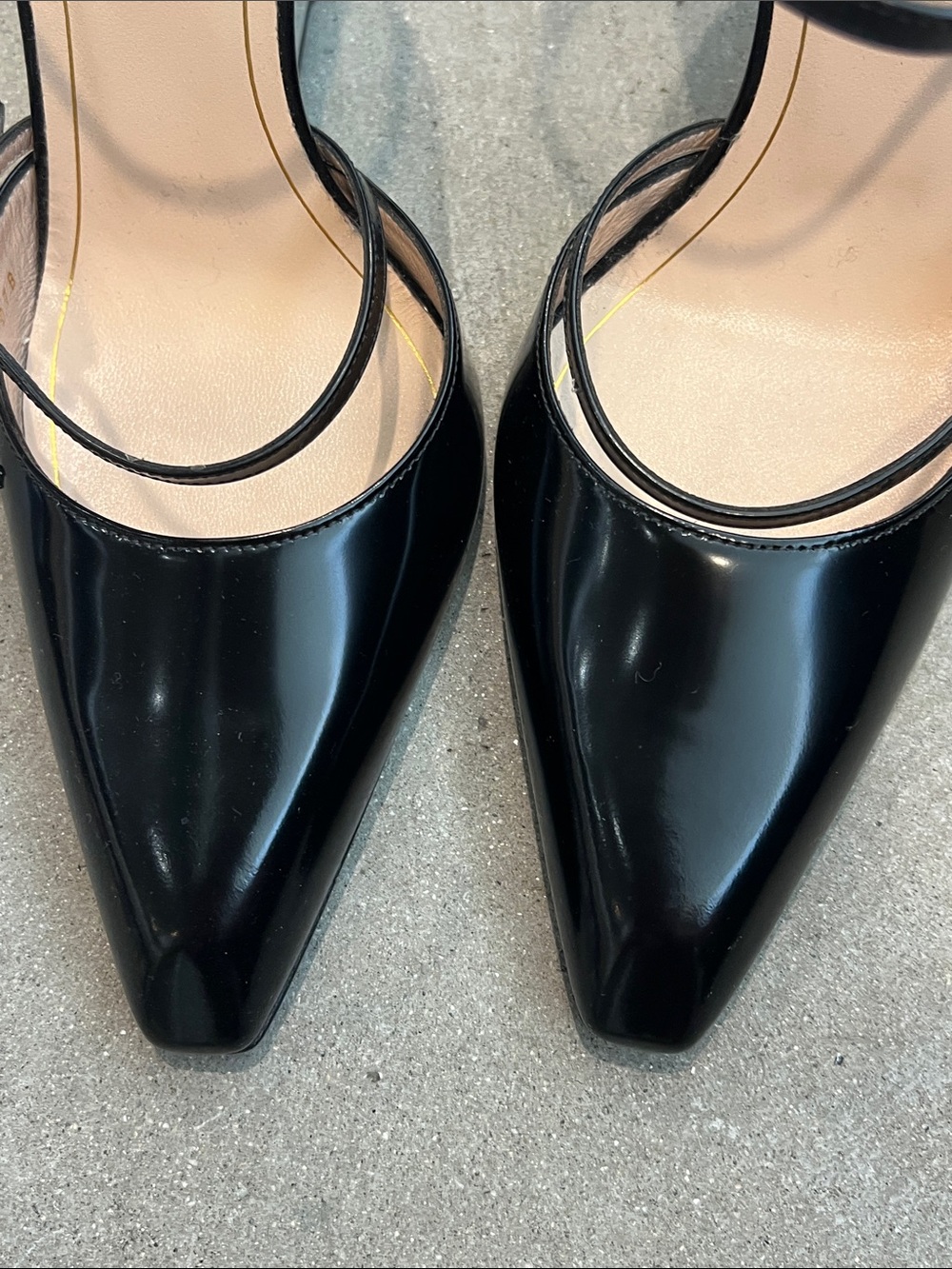 Gucci Black Patent Pointed Pumps with Clear Wedge - Picture 6 of 9